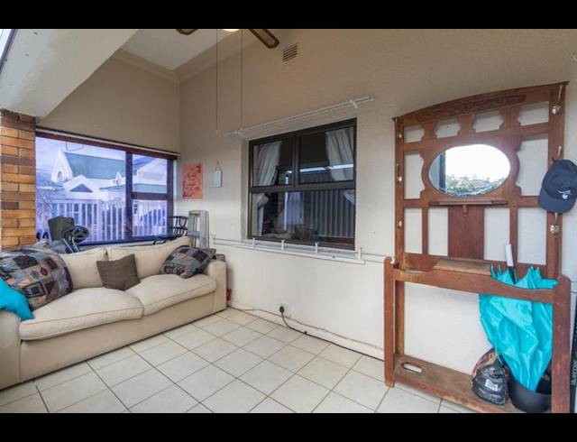 2 BEDROOM APARTMENT FOR SALE IN VAN RYNEVELD